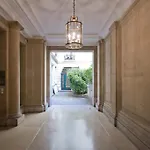 Spacious Studio Near Parc Monceau