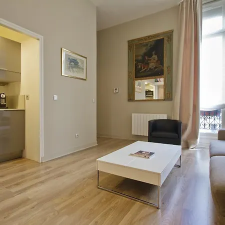 Spacious Studio Near Parc Monceau Appartamento