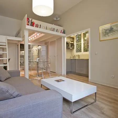Spacious Studio Near Parc Monceau * Paris