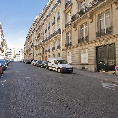 Spacious Studio Near Parc Monceau Appartamento Parigi